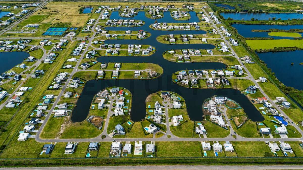 VENTA LOTE A LA LAGUNA 981mt2 Magallanes Pueblos del Plata. Hudson, Berazategui. — foto 1