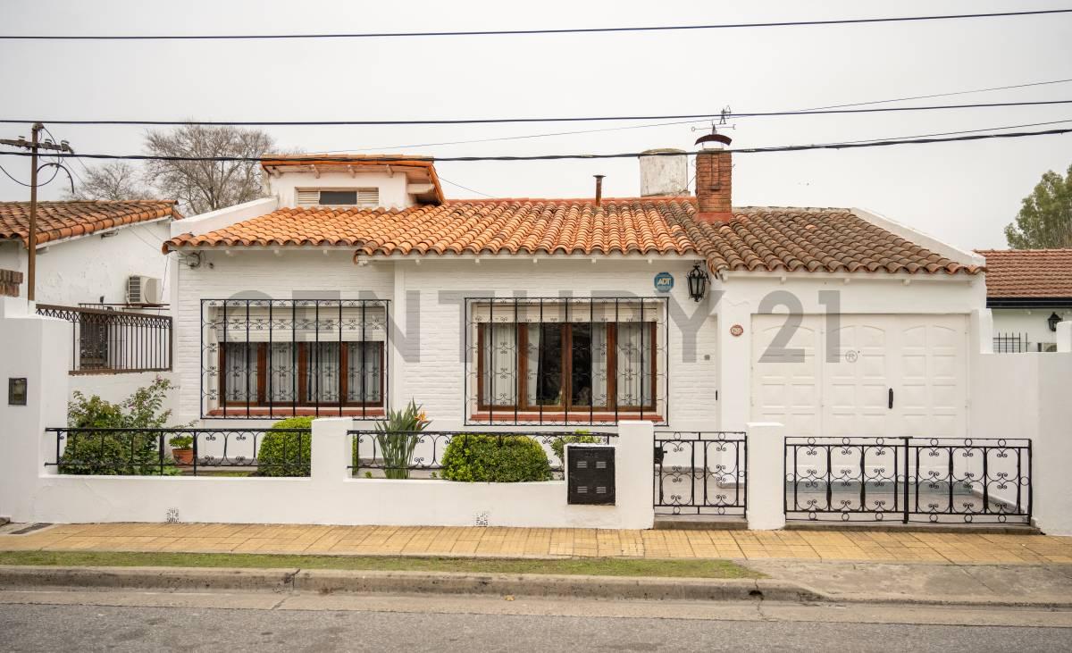 CALLE 500 ENTRE 9 Y 10 | CASA EN VENTA EN VILLA CASTELLS DE 3 DORMITORIOS — foto 1