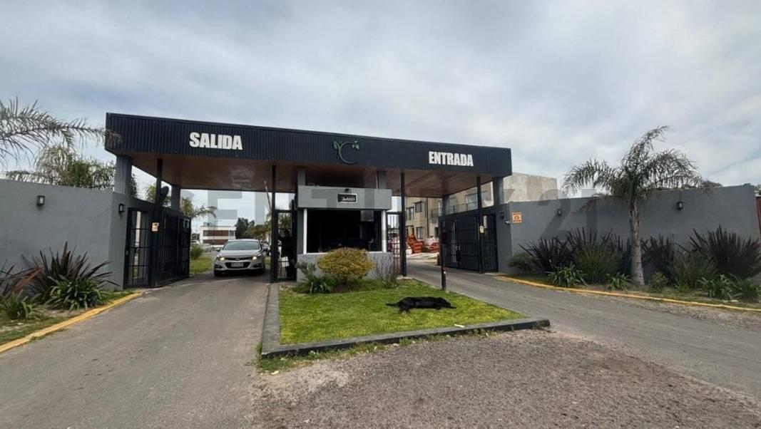 VENTA Casa a estrenar en Barrio: Vicente Federico I - SOURIGUES BERAZATEGUI — foto 1