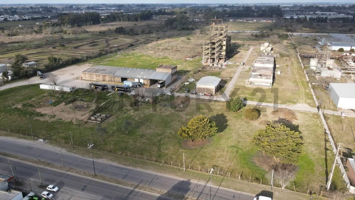 LOTE GALPON INDUSTRIAL EN ALQUILER EN LA PLATA — foto 1