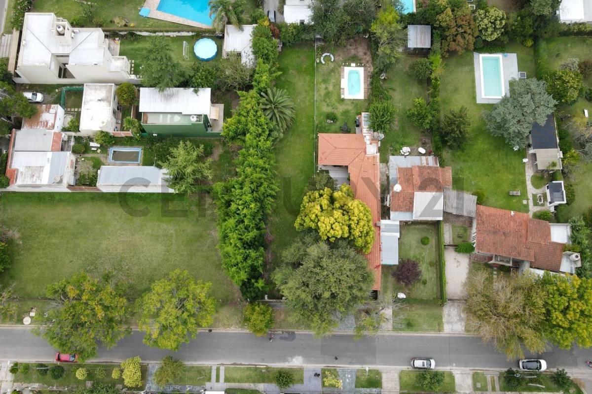 Lote en venta en Gonnet — foto 1
