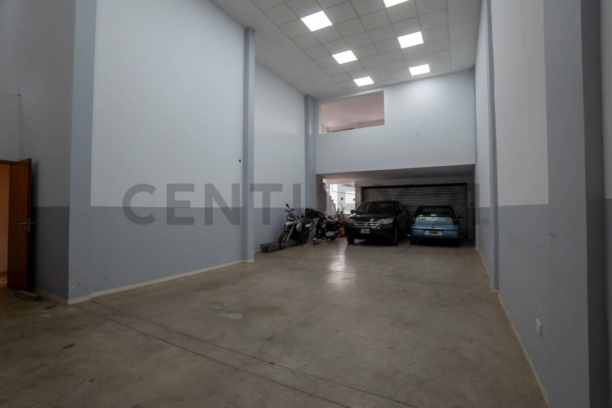 LOCAL EN VENTA EN LA PLATA CON DEPARTAMENTO CATEGORIA DE 3 DORMITORIOS — foto 1