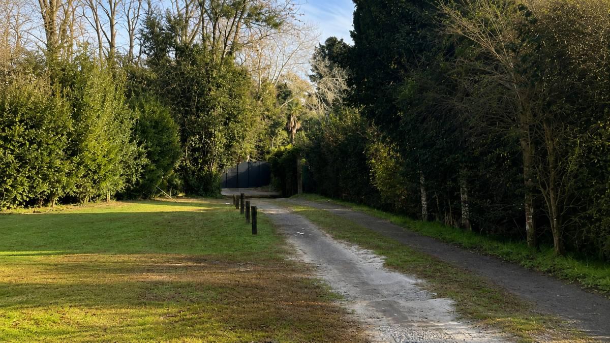 Lote en venta en Gonnet — foto 1