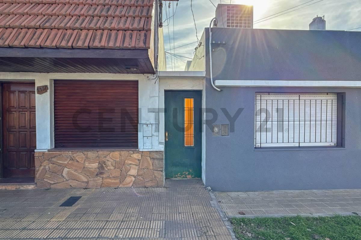 Ph en venta 1 dormitorio con patio Los Hornos — foto 1
