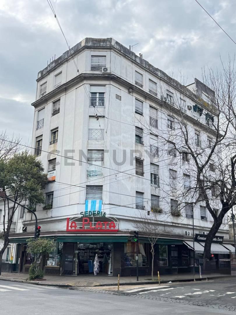Oportunidad para reciclar en ubicación premium | 3 dormitorios | La Plata — foto 1