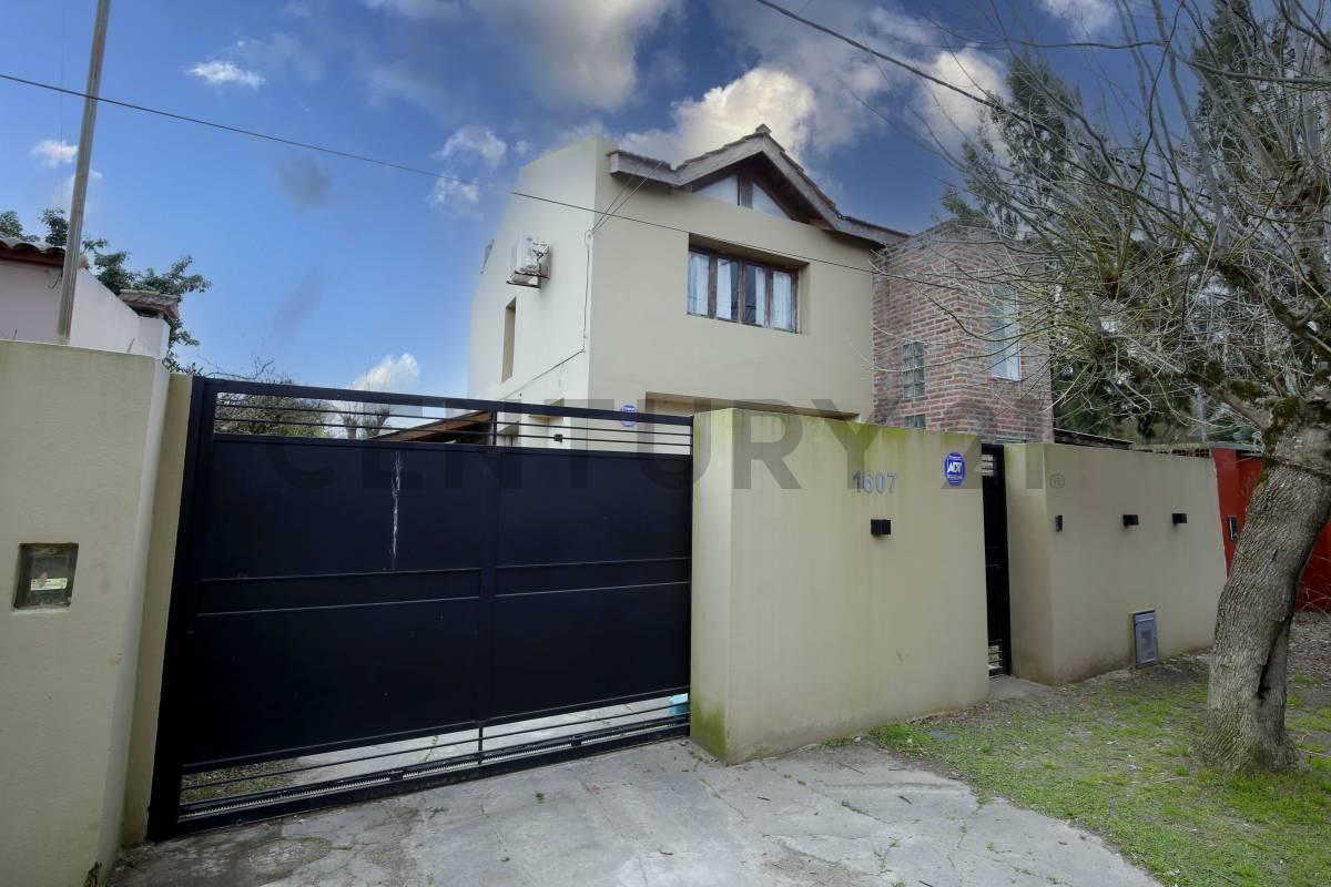 Casa en venta en City Bell de tres dormitorios — foto 1