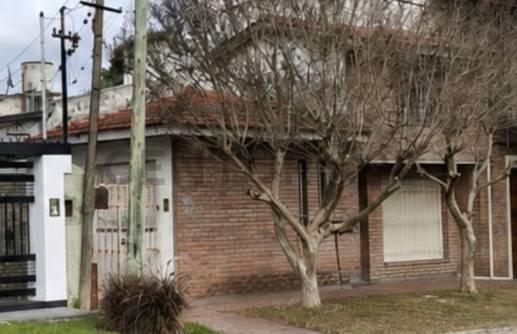 CASA EN ALQUILER EN VILLA ELISA — foto 1