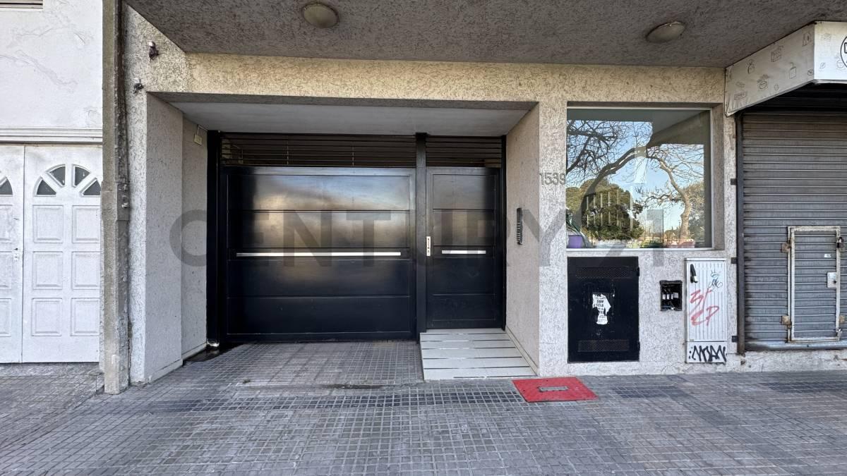 DEPARTAMENTO EN VENTA EN LA PLATA DE DOS DORMITORIOS CON COCHERA — foto 1