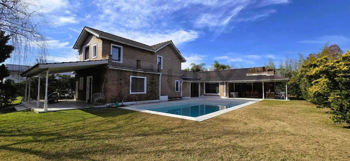 Venta de casa 7 ambientes en Barrio Santa Barbara - Tigre — foto 1
