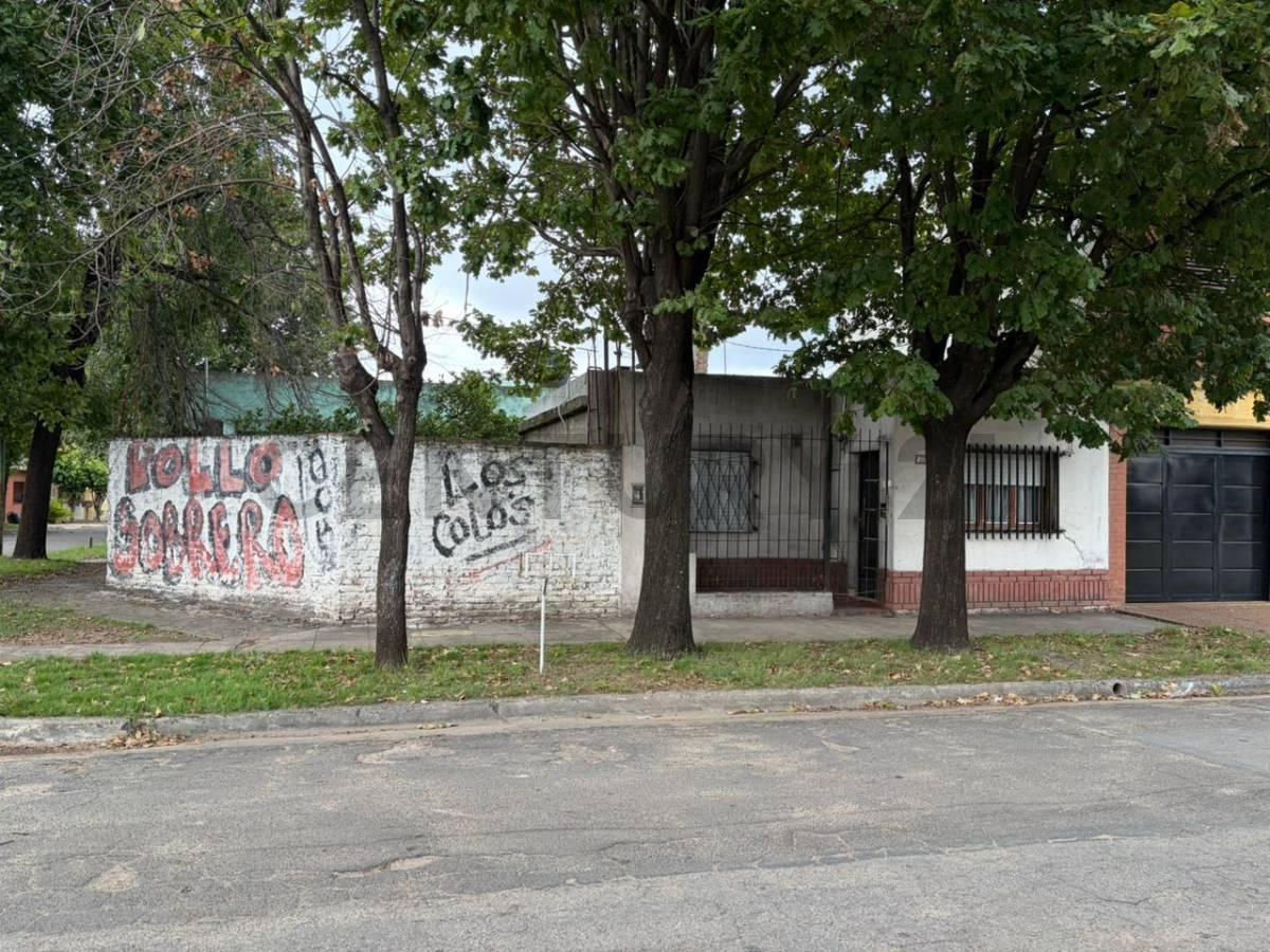 VENTA CASA A REFACCIONAR EN MORÓN — foto 1