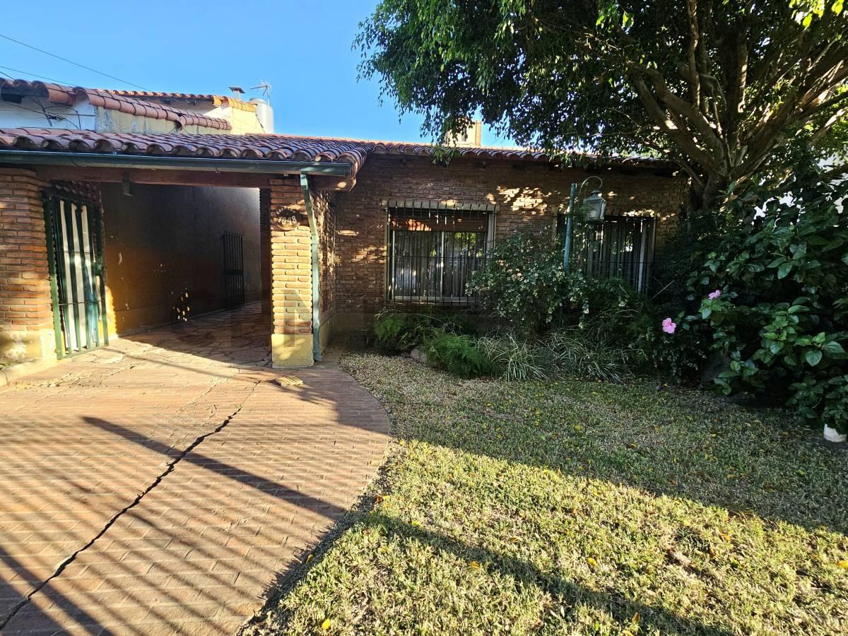Venta Casa 4 ambientes Ituzaingo Norte con jardín — foto 1