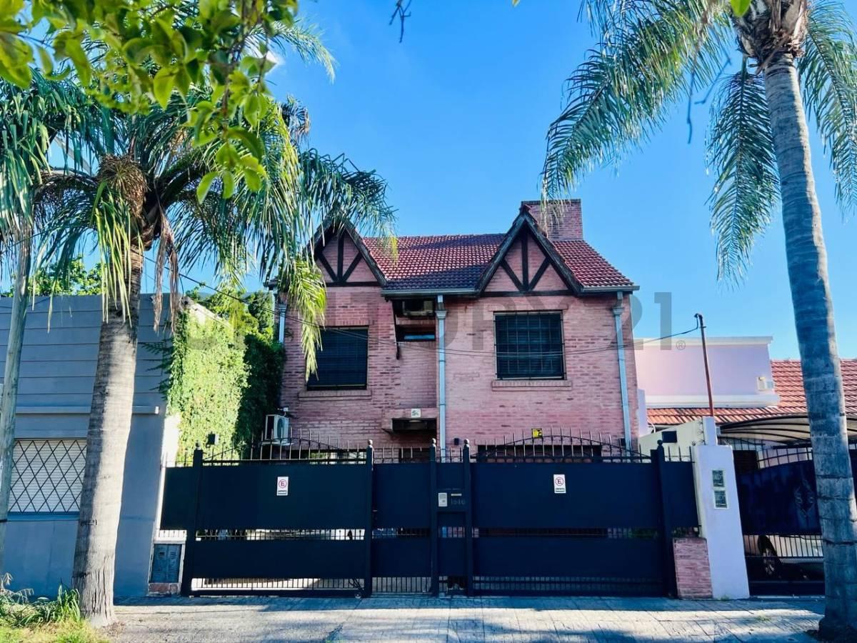 VENTA CASA 5 AMB. CON PILETA | QUINCHO | CASTELAR — foto 1