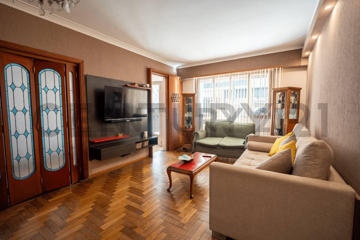 CASA EN VENTA – EXCELENTE PROPIEDAD DE ESTILO EN EL CENTRO DE LA PLATA — foto 1