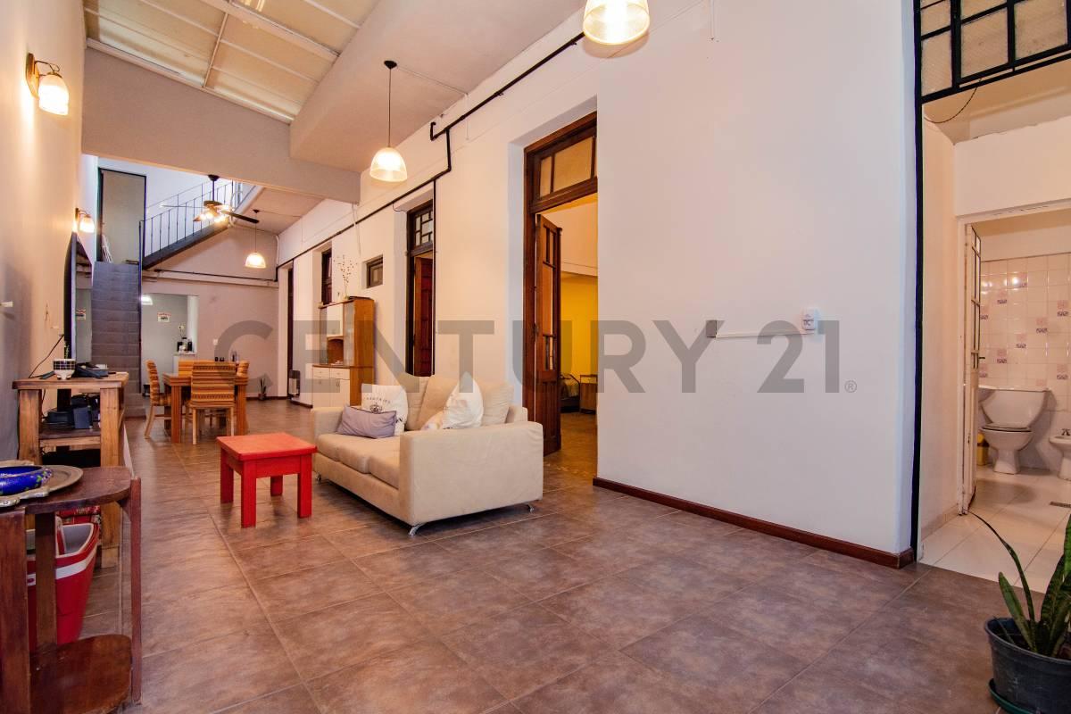 Venta de Casa de pasillo único de 4 dormitorios en Pichincha — foto 1