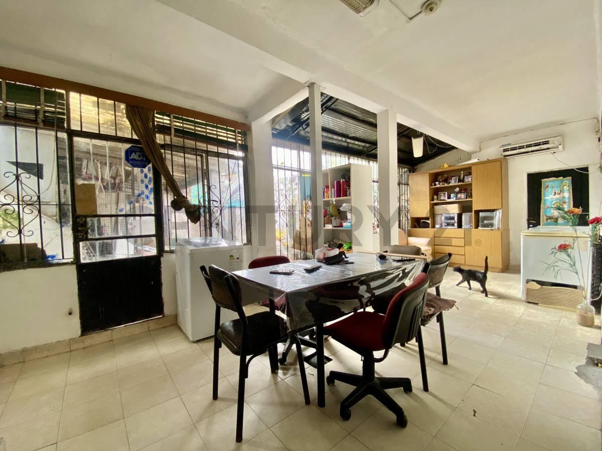 Venta Casa de 2 dormitorios con patio y cochera en Barrio Industrial, Rosario — foto 1