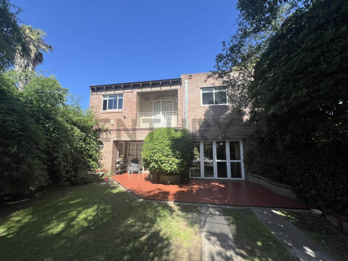 Casa en venta de 3 dormitorios en Gonnet — foto 1