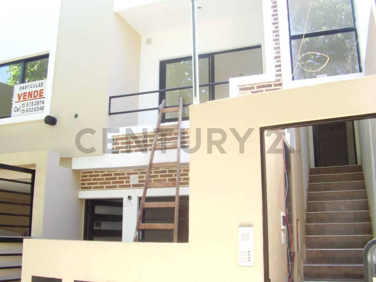 Venta de Departamento 2 Dorm con Patio en La Plata — foto 1