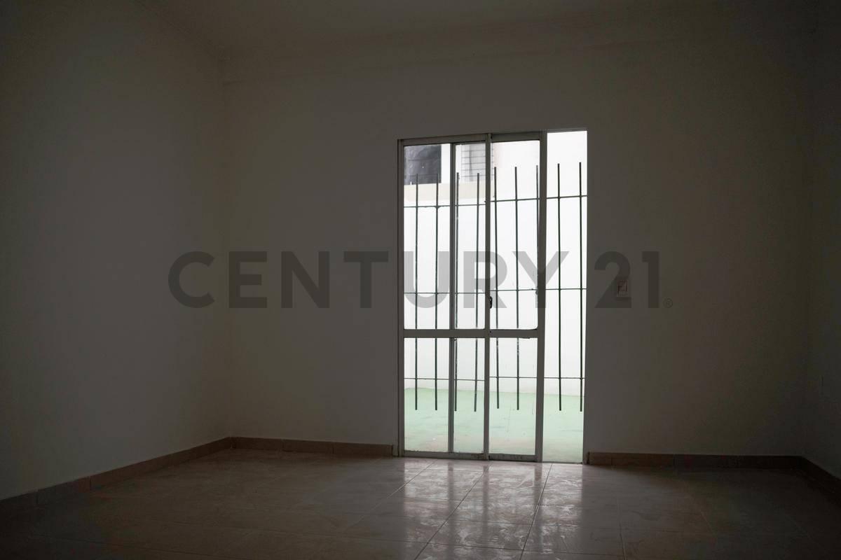 Venta de Departamento de 1 Dormitorio con Patio en La Plata - 64 e/ 122 y 123 — foto 1