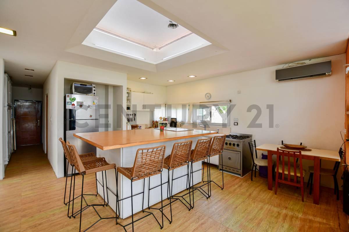 VENTA CASA 3 DORMITORIOS EN CITY BELL — foto 1