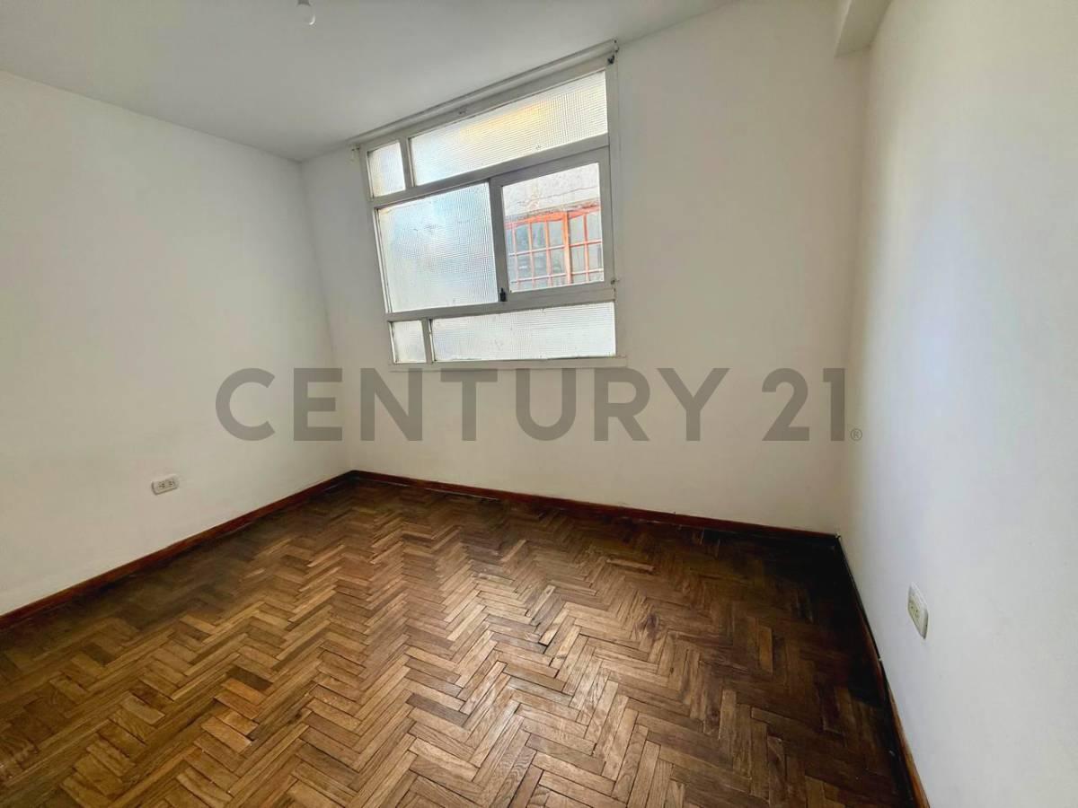 Venta de Departamento de 2 Dormitorios en La Plata — foto 1