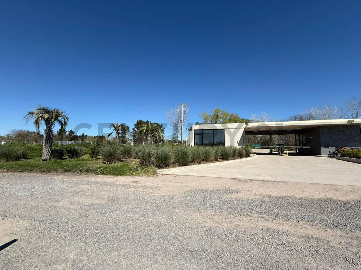 Lote en venta en City Bell — foto 1