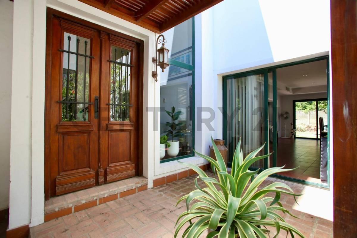 CASA EN VENTA EN CITY BELL — foto 1