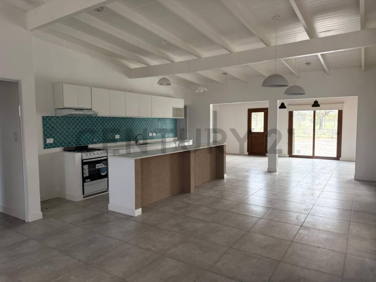 Casa a estrenar de 3 dormitorios y piscina en Barrio Ribera, City Bell — foto 1