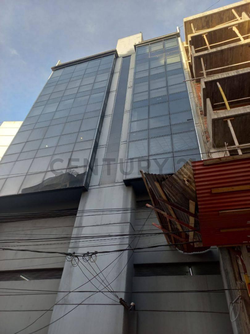 Cochera en venta — foto 1