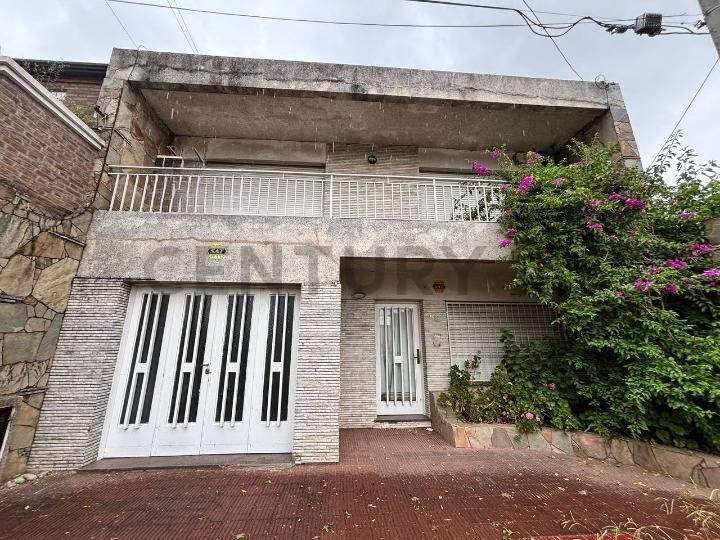 CASA EN VENTA EN ALBERDI, ROSARIO — foto 1
