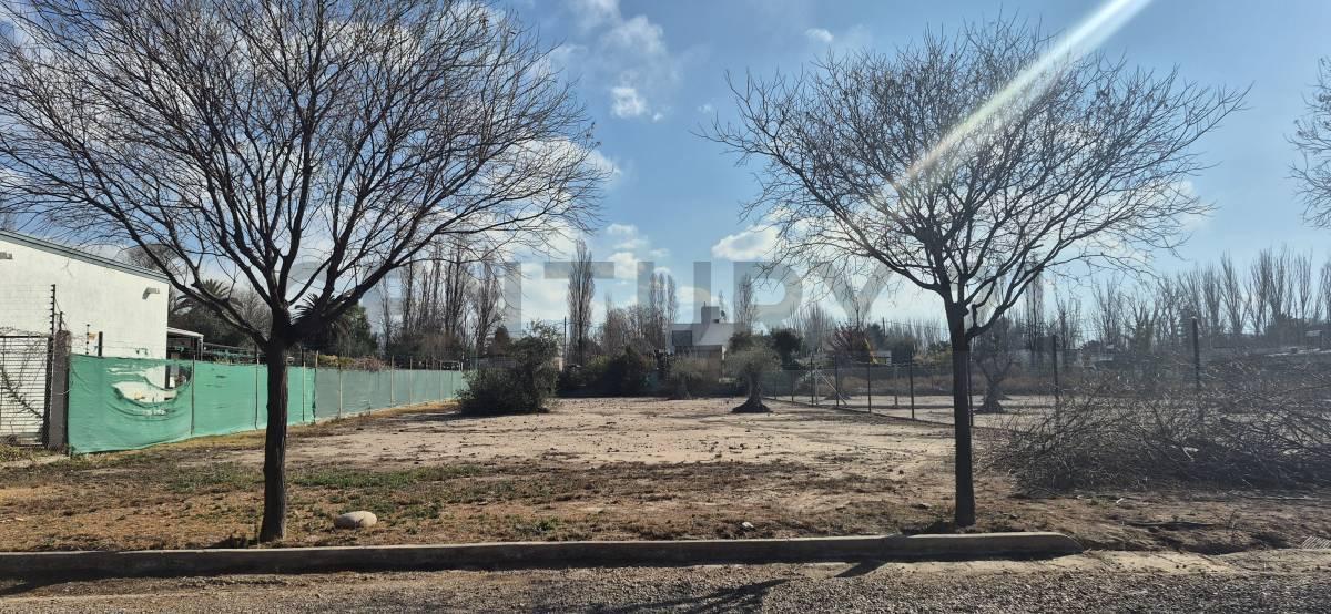 VENTA DE LOTE BARRIO SEMI PRIVADO CHACRAS CUORE — foto 1
