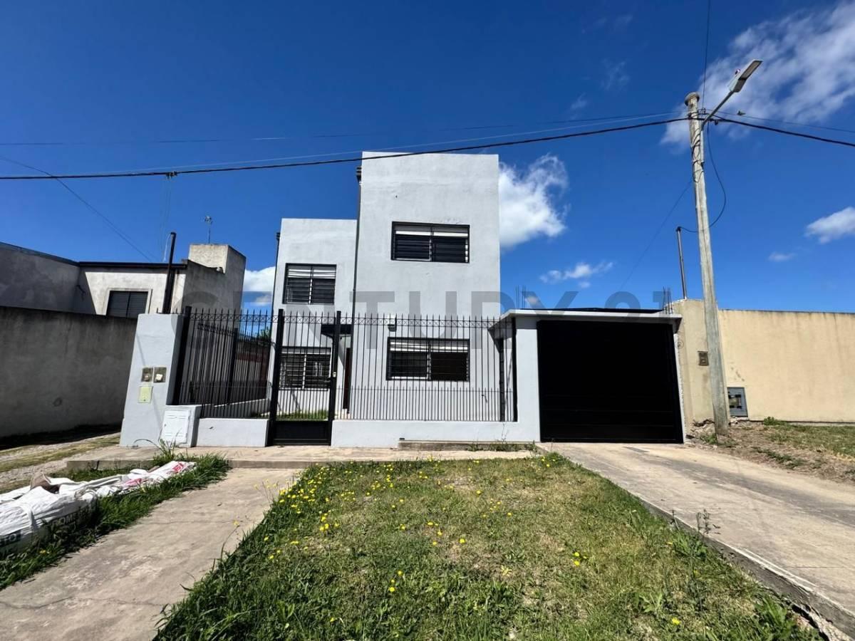 VENTA CASA DE 3 DORMITORIOS 133 Y 518 — foto 1