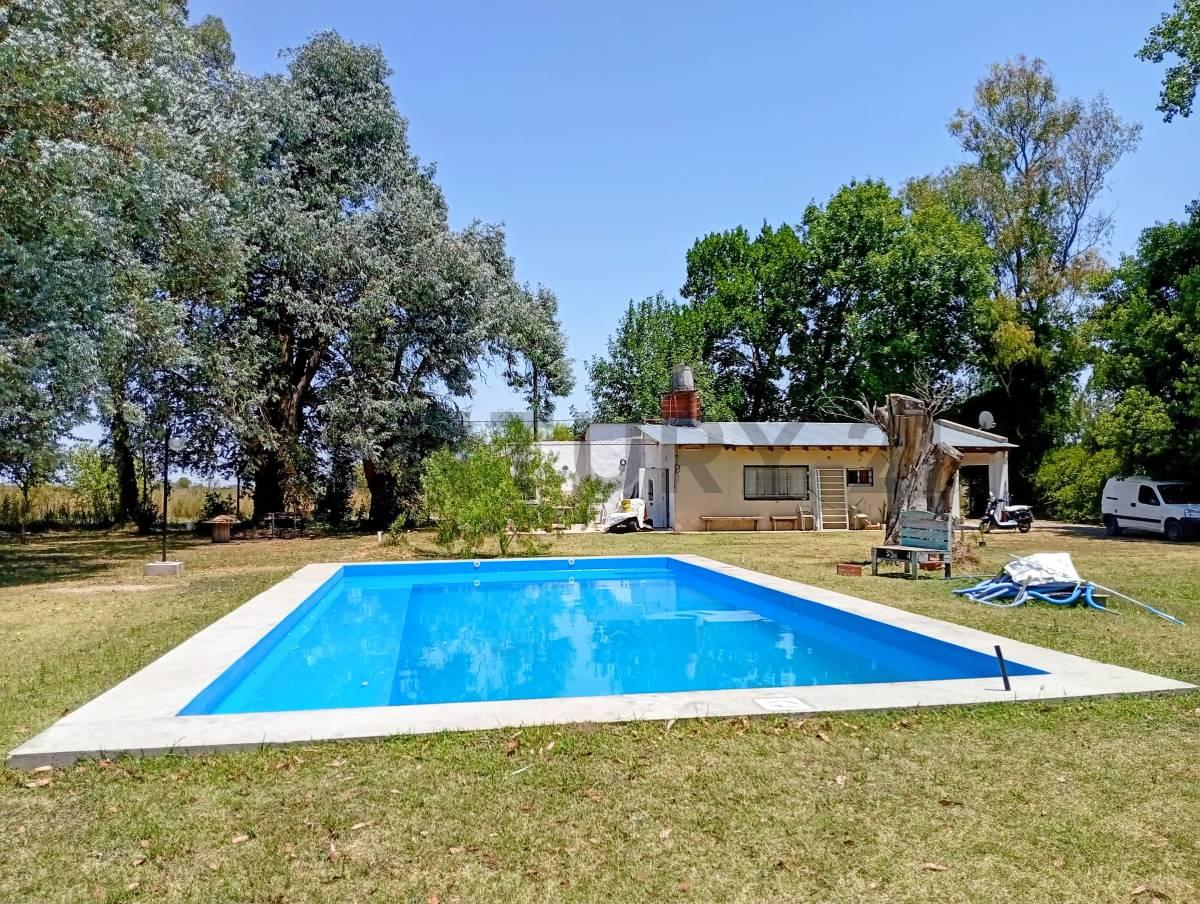 RUISEÑOR Y LAS CALANDRIAS. CASA QUINTA EN VENTA DE 3 DORMITORIOS CON LOTE DE 3761M2, BRANDSEN. — foto 1