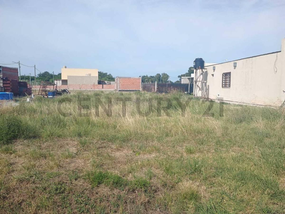 76 y 158. Lote en venta Barrio Los Cerezos 1. — foto 1