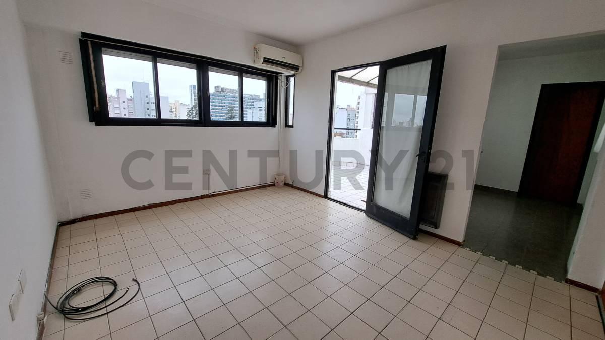 DEPARTAMENTO EN ALQUILER EN 6 ENTRE 59 Y 60 — foto 1