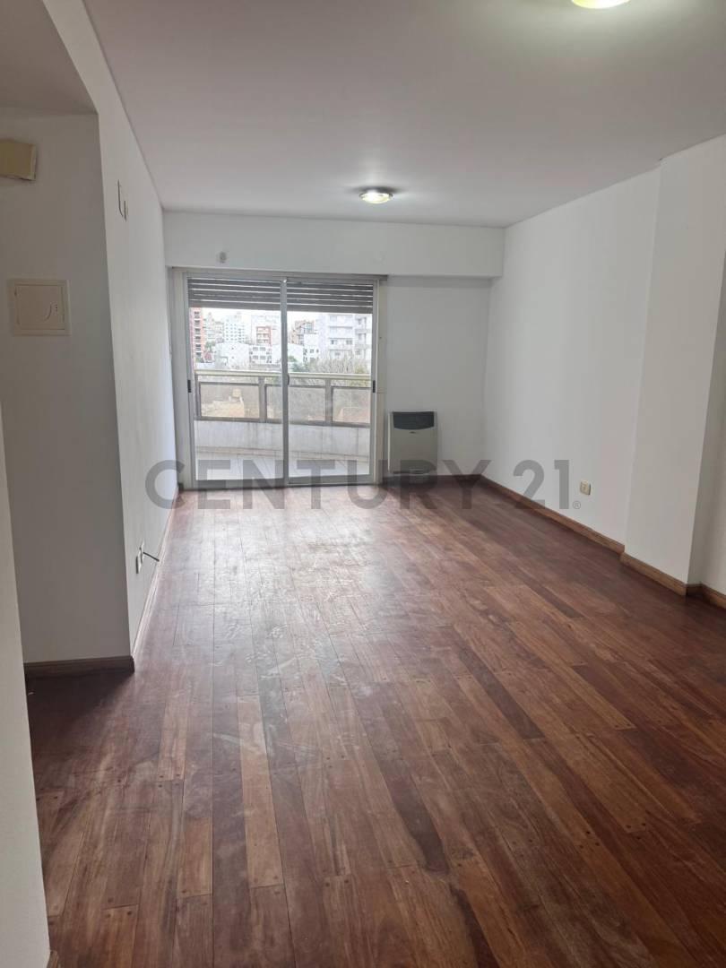 44 ENTRE 16 Y 17 - DEPARTAMENTO EN ALQUILER — foto 1