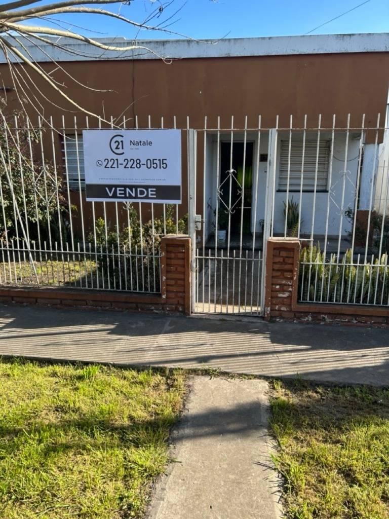 Casa en venta 153 67 y 68. Dos dormitorios — foto 1