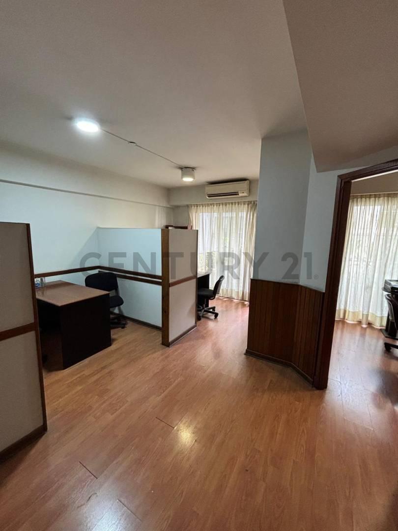 Venta Oficina Retiro 4 amb con dos balcones — foto 1