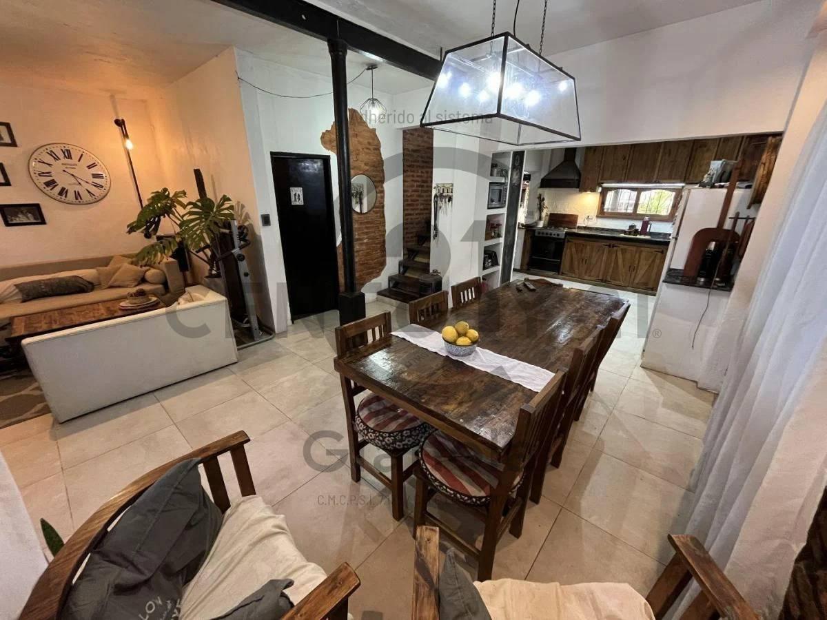 Casa 4 Ambientes con Gran Jardín — foto 1