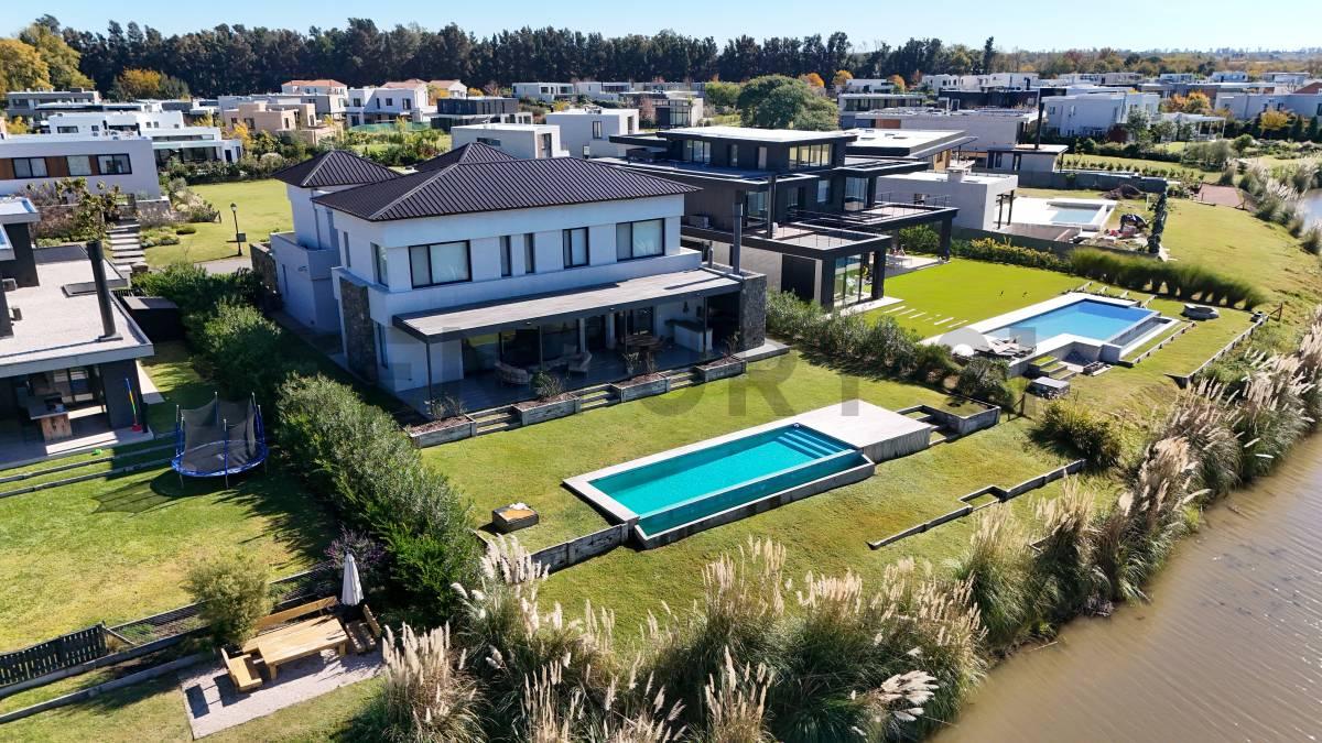 Casa en alquiler en La Calesa, Pilará — vista al lago y golf — foto 1