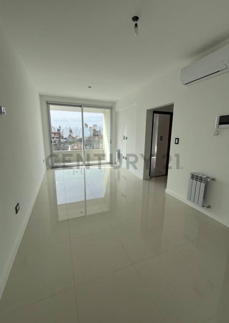 Av. 60 entre 17 y 18. Departamento de categoría de 1 dormitorio LA PLATA. — foto 1