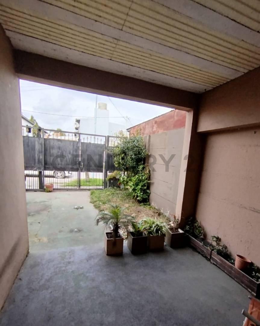 CASA DUPLEX EN VENTA. BERISSO — foto 1