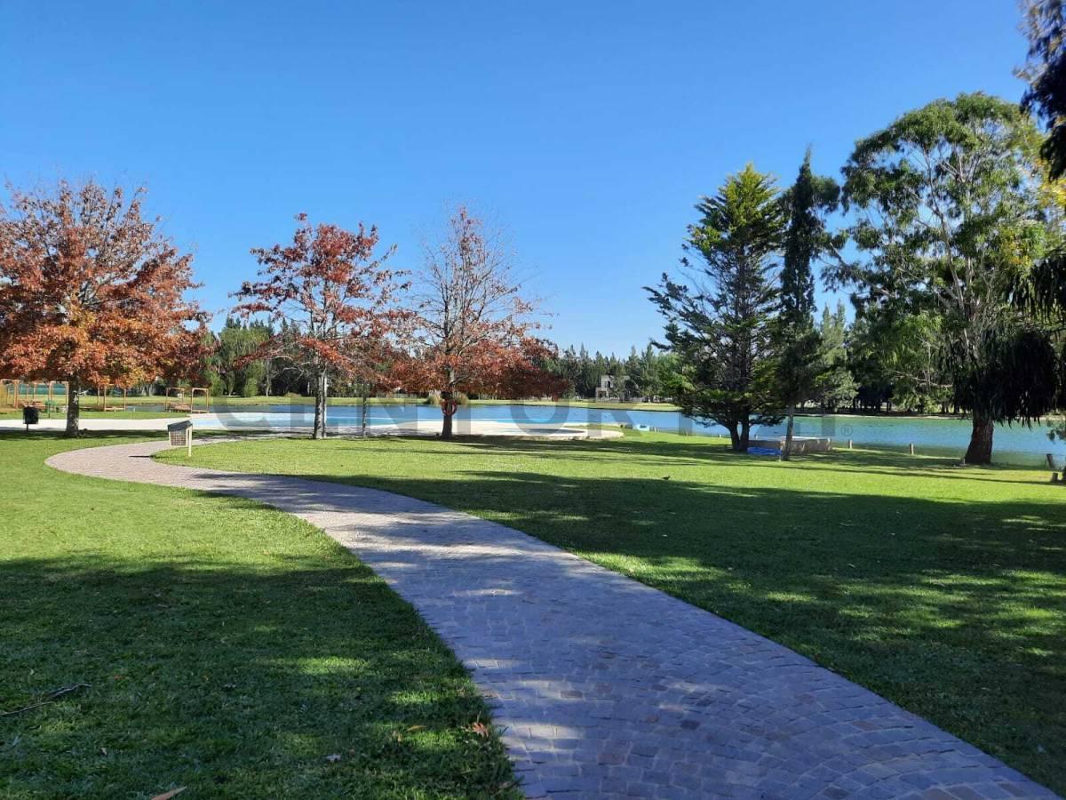 Miralagos II, Club de Campo y Spa. Lote en venta. — foto 1