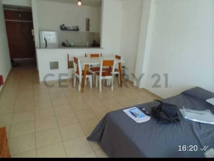 Monoambiente en venta. Calle 5 60 y 61 — foto 1