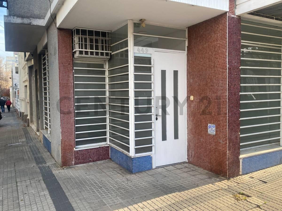 OFICINA / LOCAL EN ALQUILER APTO PROFESIONAL. Calle 5 esquina 41. — foto 1
