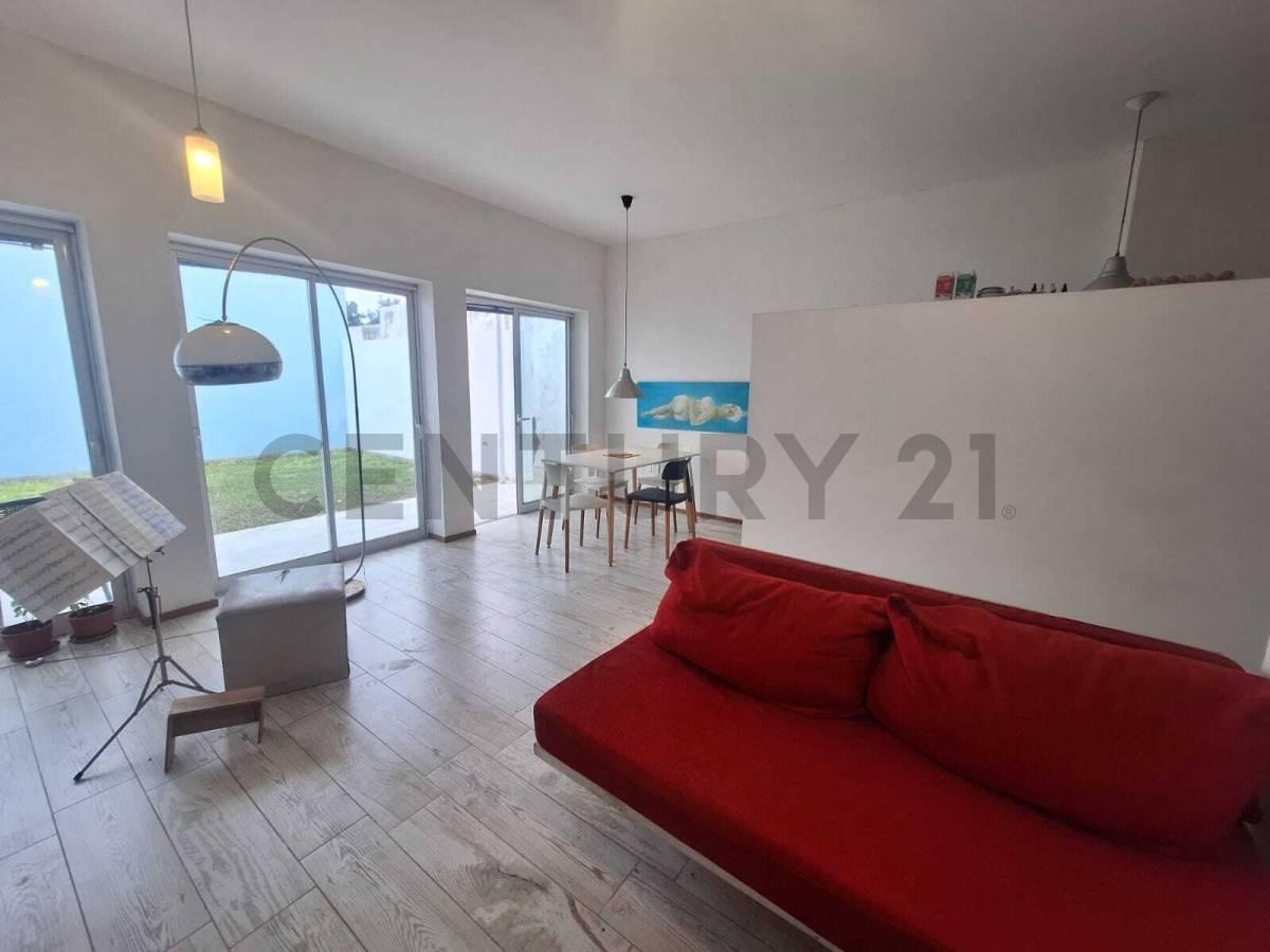 76 entre 10 y 11, La Plata. Ph de dos dormitorios en venta — foto 1