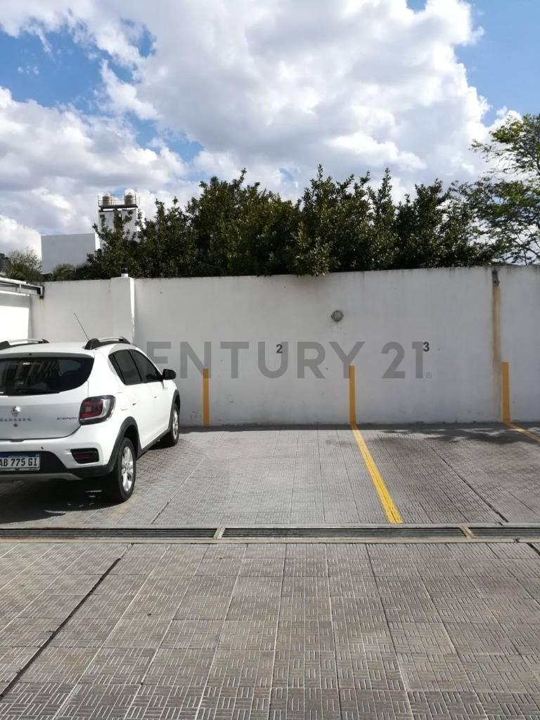 40 entre 14 y 15, Cochera en Venta, La Plata.- — foto 1