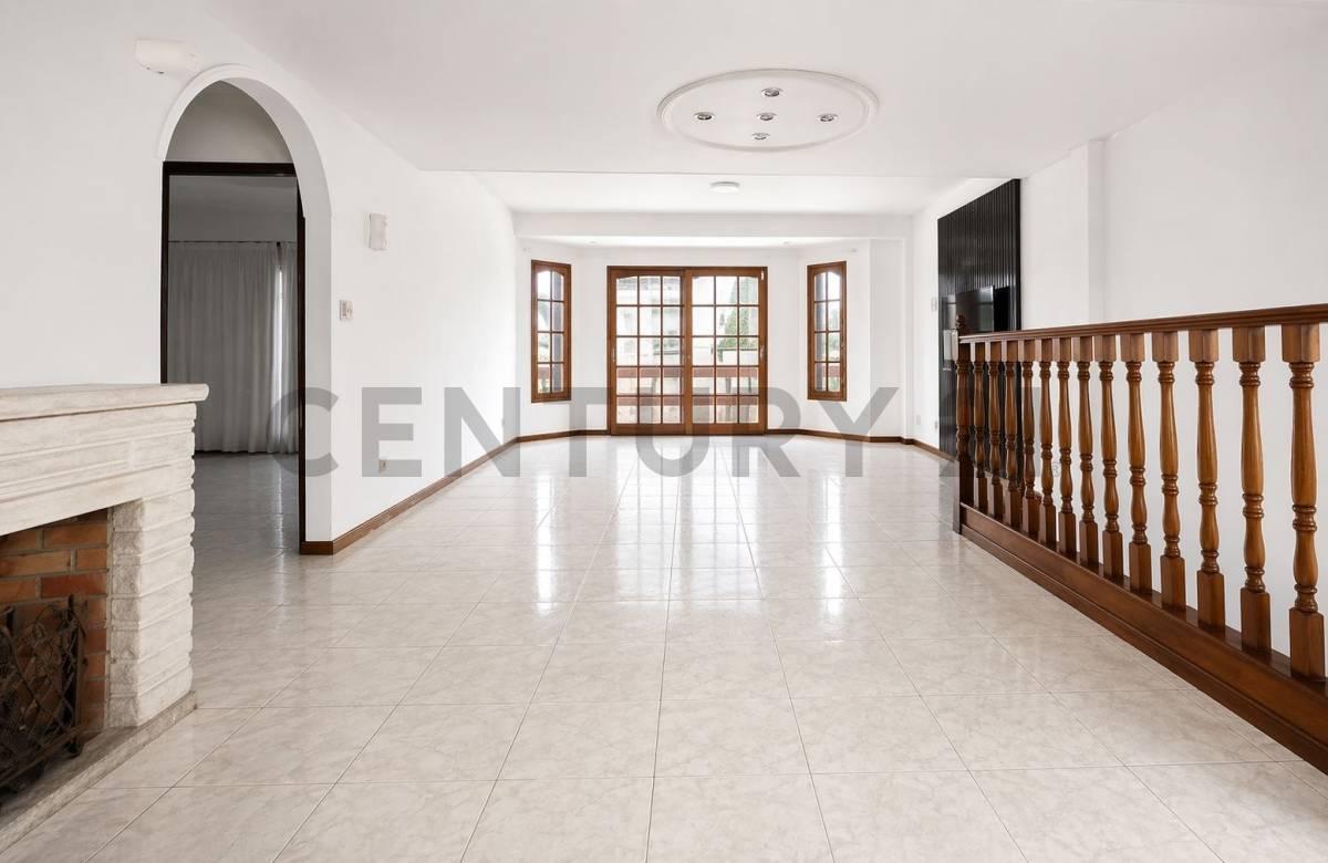 CASA VENTA RAMOS MEJIA 5 AMBIENTES APTO CREDITO GARAGE PILETA PARQUE TERRAZA — foto 1