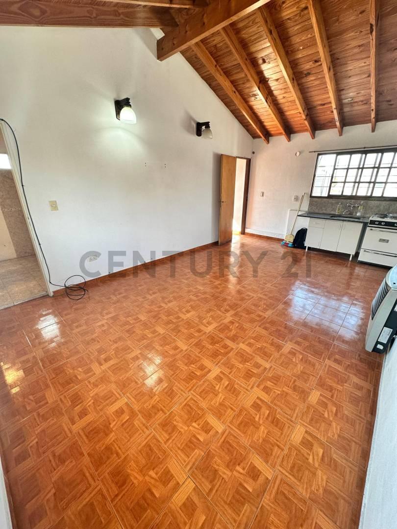 Venta de PH en P. Alta Con Terraza Propia – Villa Tesei | Ferre al 100 Acepta Permuta — foto 1