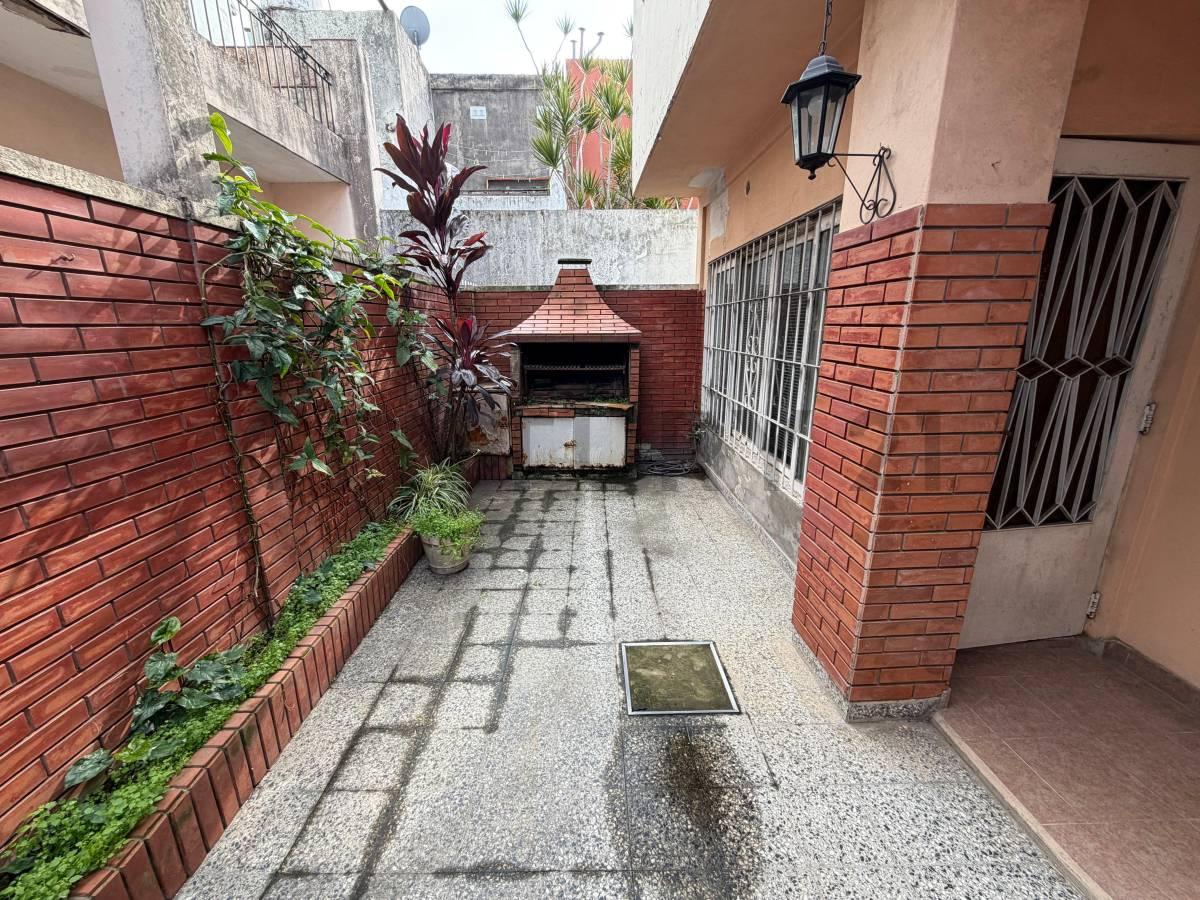VENTA PH C/COCHERA RAMOS MEJIA 3 AMBIENTES CON PATIO Y TERRAZA — foto 1