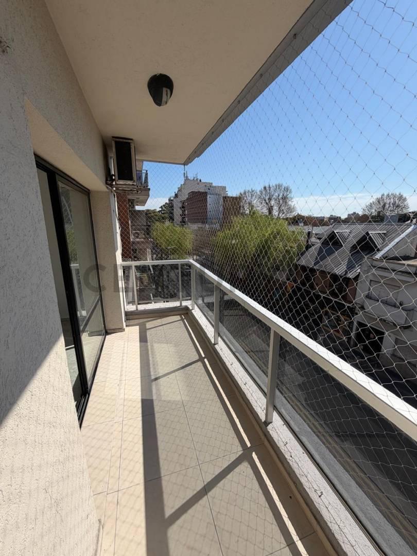 VENTA DEPARTAMENTO 3 AMBIENTES AL FRENTE EN VILLA PUEYRREDON- BALCON - COCHERA OPCIONAL- APTO PROFES — foto 1